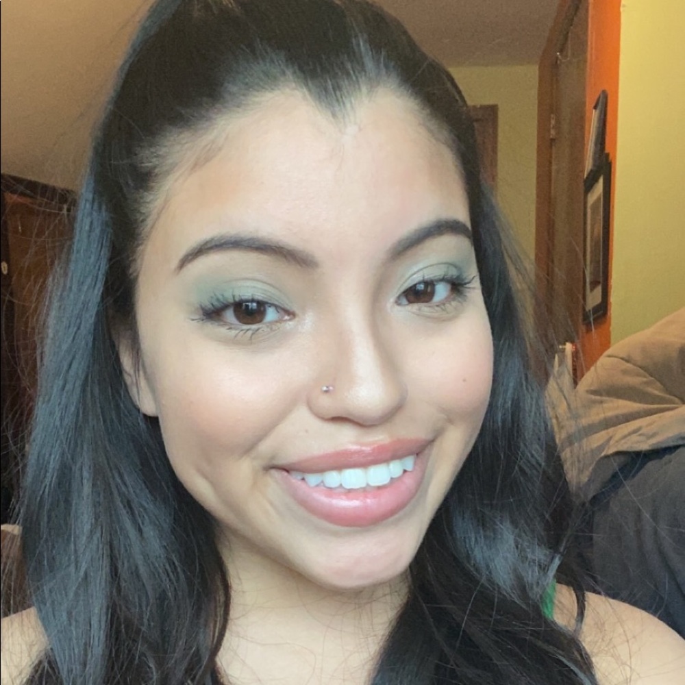 Meet your Posher, Angelica